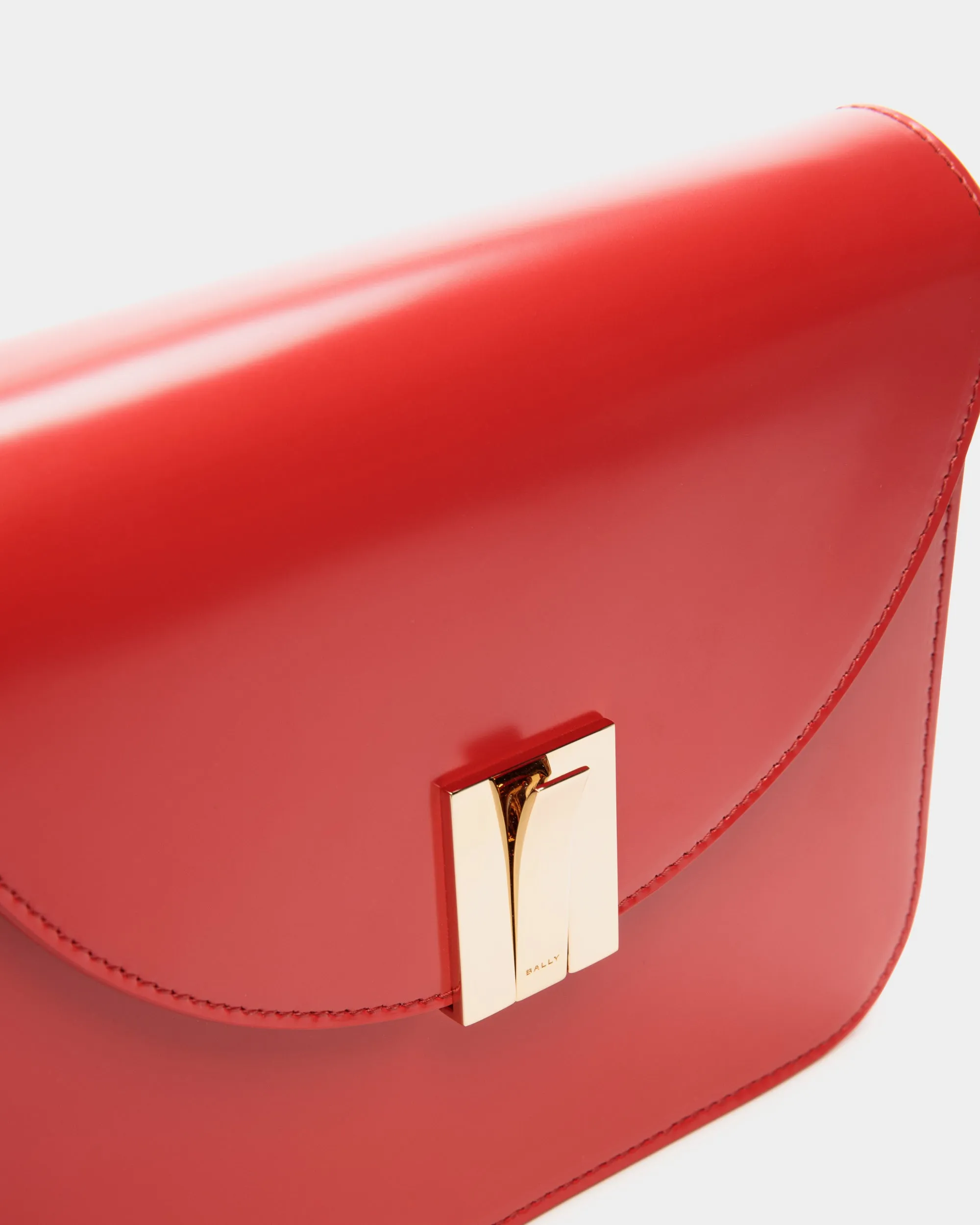 Ollam Crossbody Bag in Red Leather